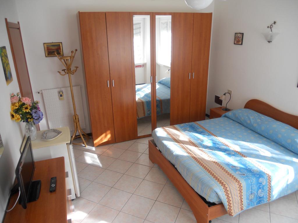 B&B Home Sweet Home Diano Marina Kamer foto